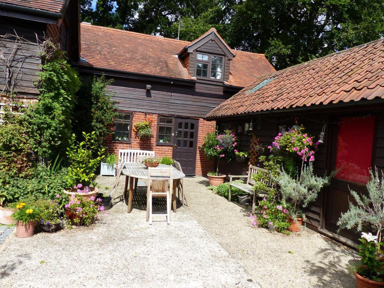The Old Pear Tree Bed & Breakfast Whepstead Exterior photo